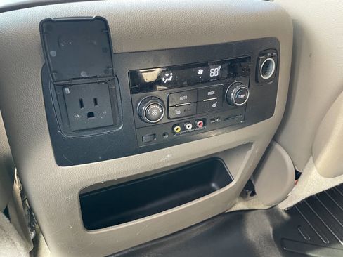 Used 2016 Chevrolet Suburban LTZ image 32