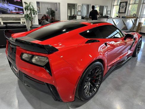 Used 2016 Chevrolet Corvette Z06 w/ 3LZ Preferred Equipment Group RWD image 2