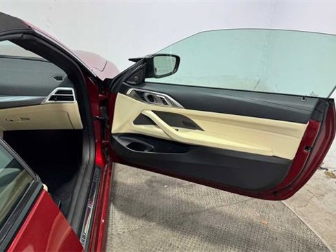 Used 2025 BMW M440i Convertible image 12