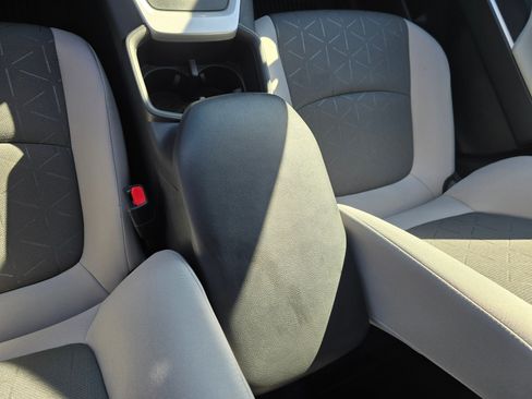 Used 2025 Toyota RAV4 XLE image 29