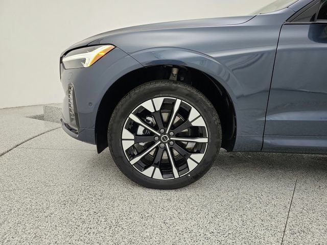 New 2026 Volvo XC60 B5 Plus w/ Protection Package Premier AWD/4WD image 37