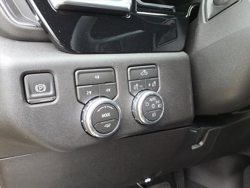 New 2026 GMC Sierra 3500 SLE w/ SLE Value Package image 19