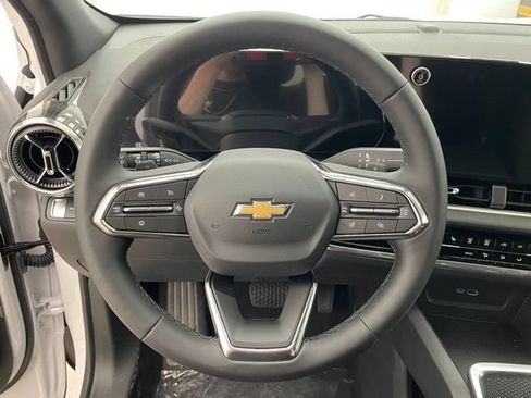 New 2026 Chevrolet Equinox LT w/ Safety and Technology Package AWD/4WD image 10