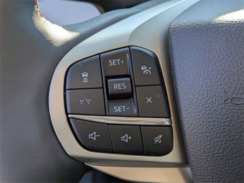 New 2025 Ford Explorer Active w/ Active Comfort Package image 16