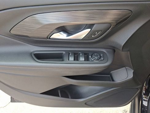 Used 2022 GMC Terrain SLE FWD image 13