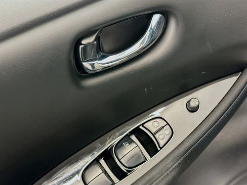 Used 2018 Nissan Leaf SV image 15
