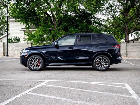 New 2026 BMW X5 xDrive40i w/ M Sport Package AWD/4WD image 2