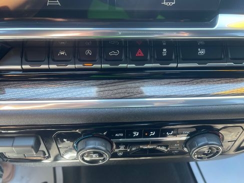 Used 2026 Chevrolet Silverado 1500 RST AWD/4WD image 15