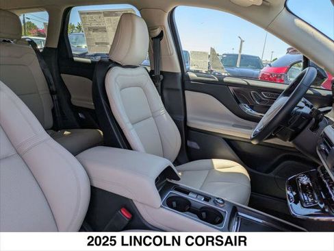 New 2025 Lincoln Corsair Grand Touring w/ Jet Appearance Package image 14