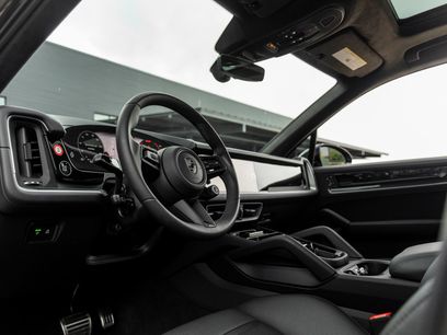 New 2025 Porsche Cayenne Turbo