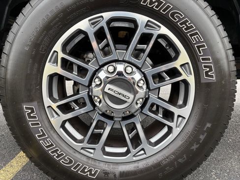 Used 2024 Ford F350 Limited image 34