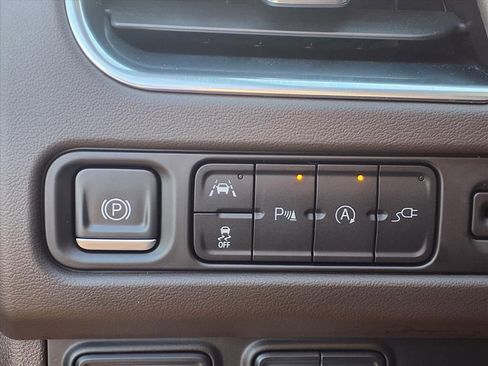 Used 2022 GMC Yukon SLT image 10