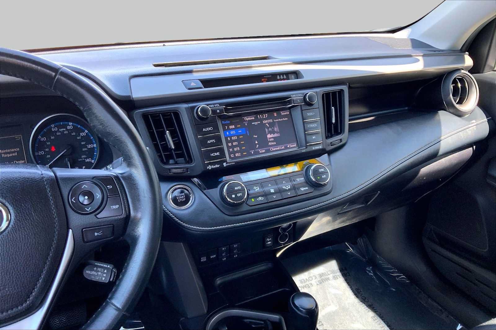 Used 2018 Toyota RAV4 XLE AWD/4WD image 5