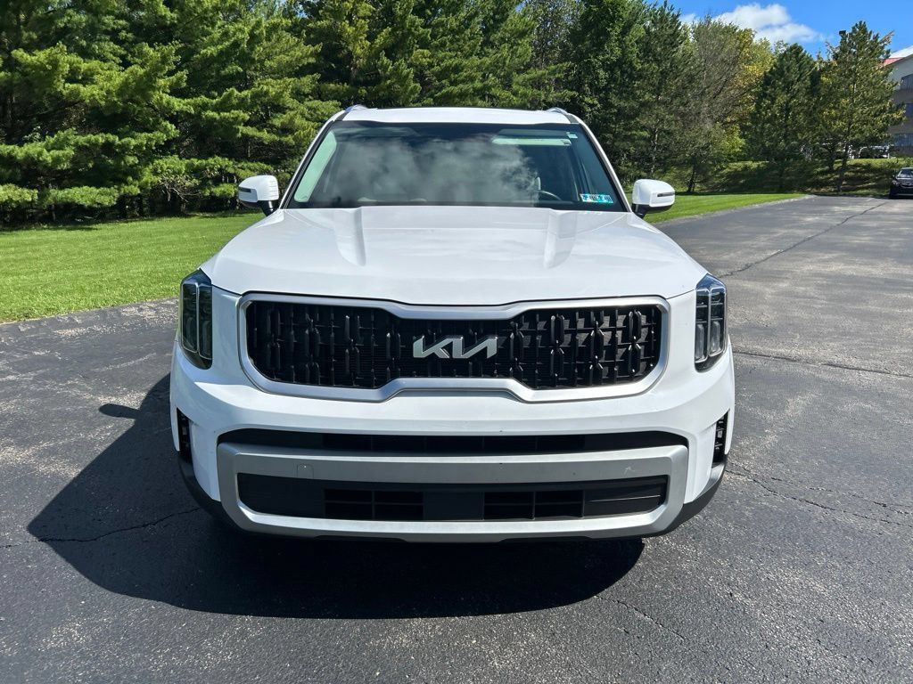 Certified 2024 Kia Telluride EX w/ EX Captain's Chair Package AWD/4WD image 2