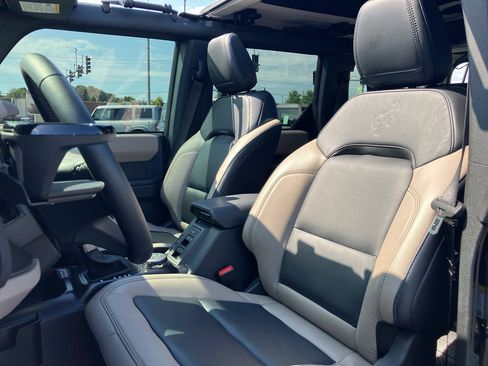 Used 2024 Ford Bronco Wildtrak AWD/4WD image 30