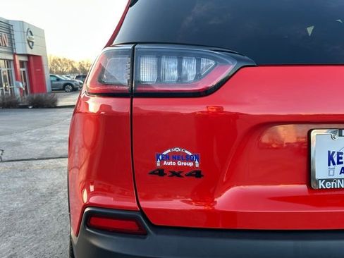 Used 2021 Jeep Cherokee Altitude image 11