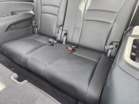 Used 2021 Honda Pilot Touring image 32