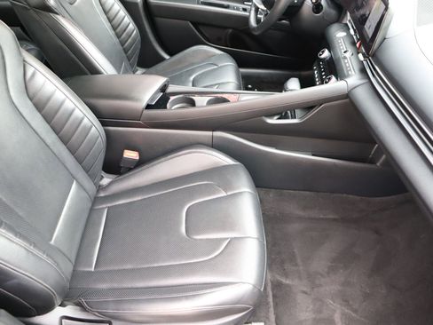 Used 2024 Hyundai Elantra Limited image 55