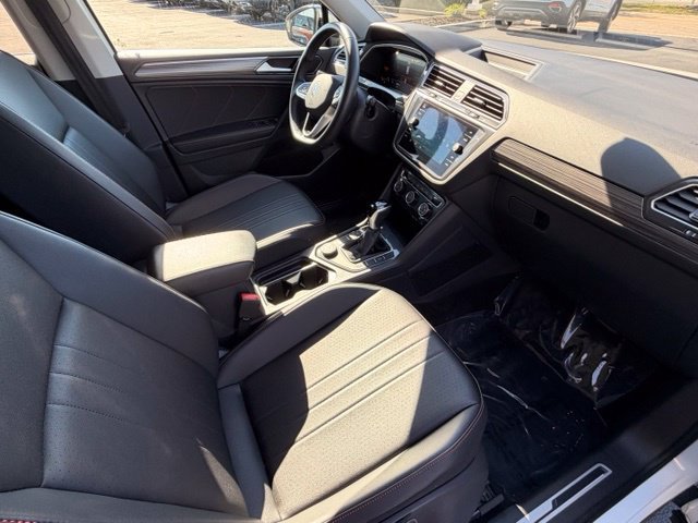 Certified 2024 Volkswagen Tiguan Wolfsburg Edition AWD/4WD image 23