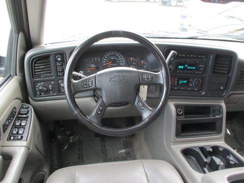 Used 2006 Chevrolet Tahoe Z71 w/ Z71 Preferred Equipment Group image 18