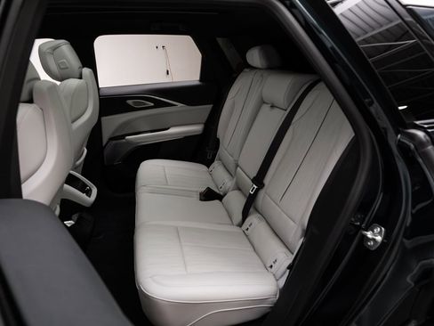 Used 2025 Cadillac Lyriq Luxury image 39