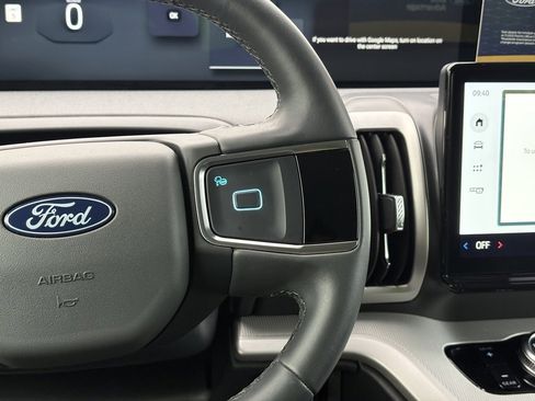 Certified 2025 Ford Expedition Active image 26