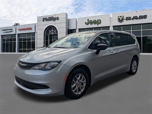 Certified 2024 Chrysler Voyager LX image 7