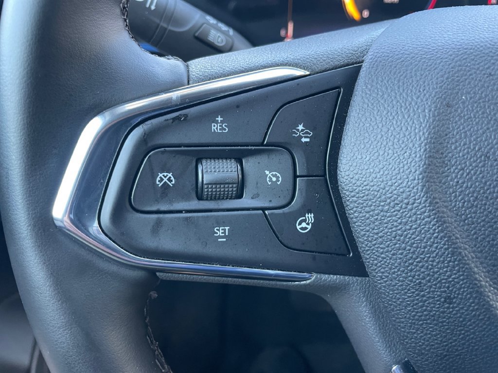Used 2025 Chevrolet Trax LT w/ Driver Confidence Package FWD image 32