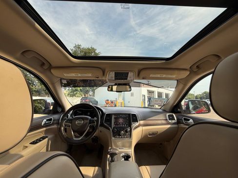Used 2014 Jeep Grand Cherokee Overland w/ Advanced Technology Group AWD/4WD image 26