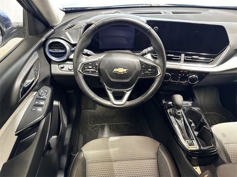Certified 2024 Chevrolet Trax LT w/ Sunroof Package image 15
