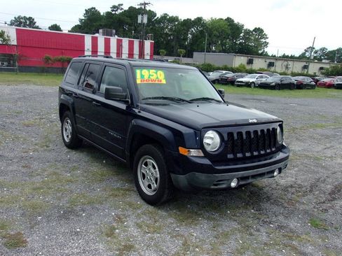 Used 2017 Jeep Patriot Sport w/ Power Value Group FWD image 10