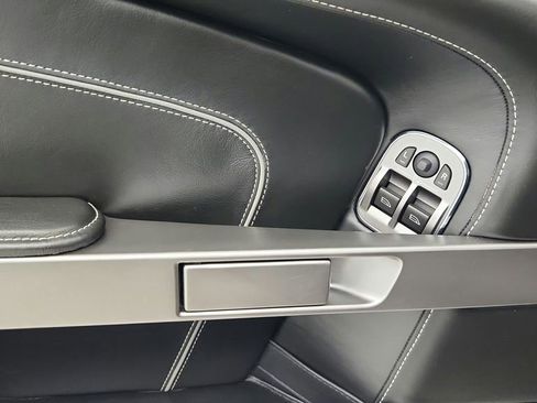 Used 2012 Aston Martin Virage Coupe image 16