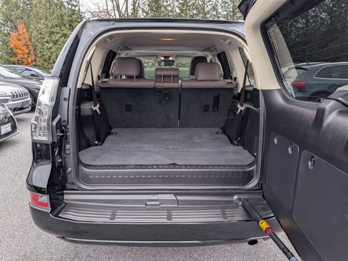 Used 2023 Lexus GX 460 Premium image 14