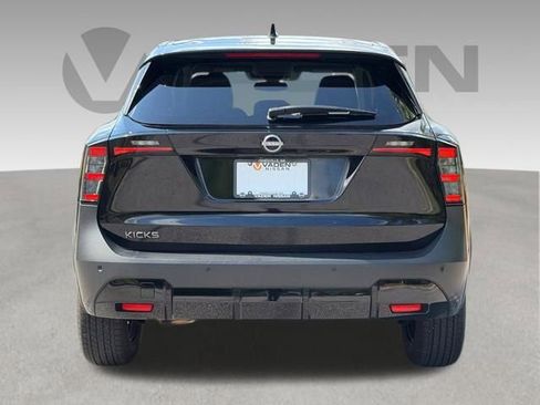 Certified 2025 Nissan Kicks SV FWD image 19