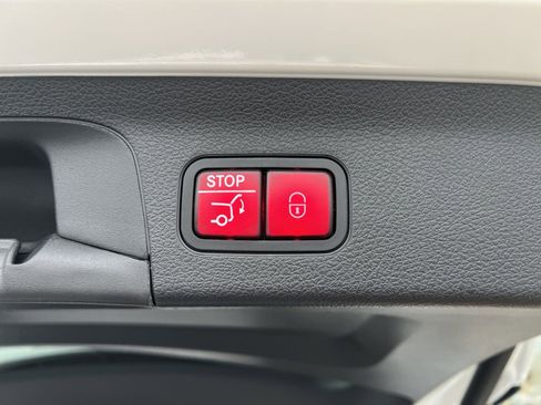 Certified 2025 Mercedes-Benz GLS 450 4MATIC image 13