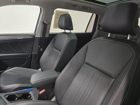 Used 2023 Volkswagen Tiguan SE FWD image 23