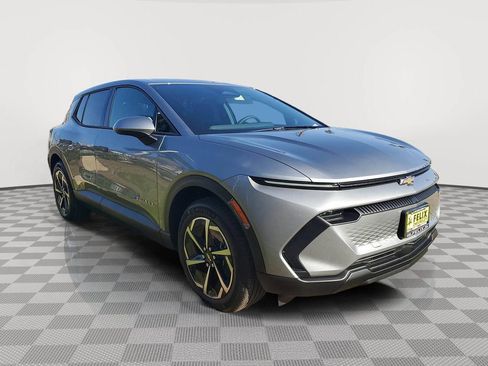 New 2026 Chevrolet Equinox EV LT image 2