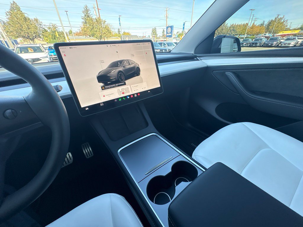 Used 2023 Tesla Model Y Performance AWD/4WD image 22