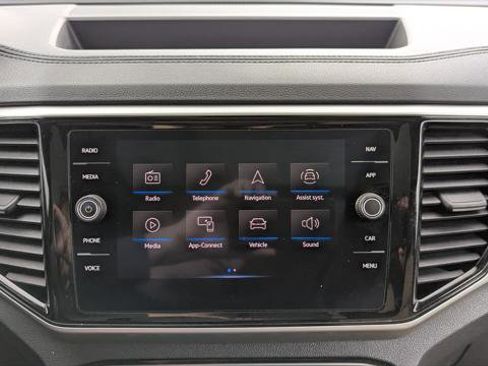 Used 2021 Volkswagen Atlas Cross Sport SEL image 27