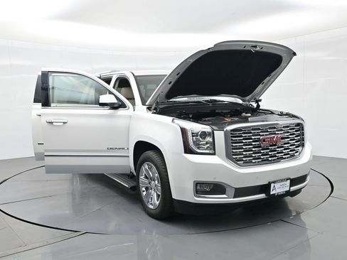 Used 2020 GMC Yukon XL Denali w/ Open Road Package image 37