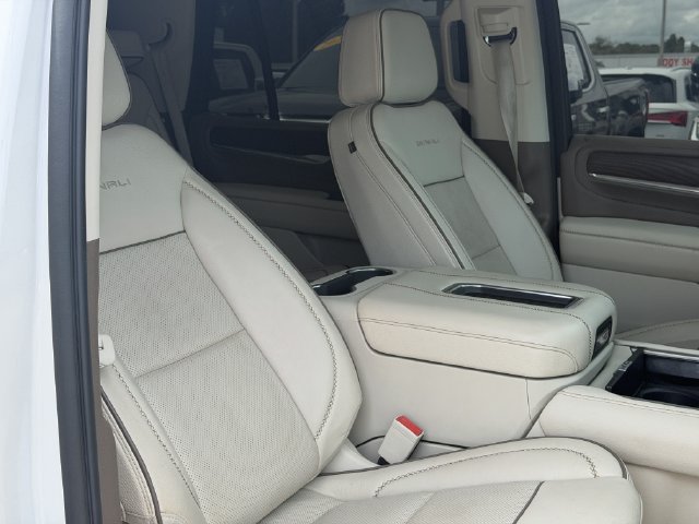 Used 2022 GMC Yukon Denali RWD image 18