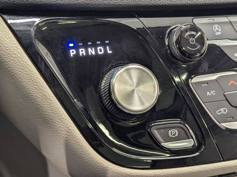 Used 2020 Chrysler Pacifica Limited image 15