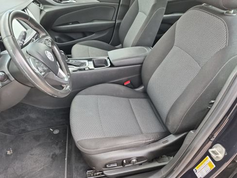 Used 2018 Buick Regal Preferred FWD image 16