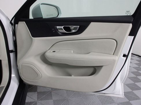 Certified 2025 Volvo V60 B5 Cross Country Plus image 21