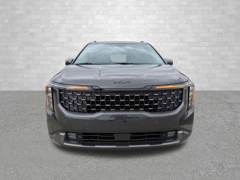 Used 2025 Kia Carnival SX Prestige image 6