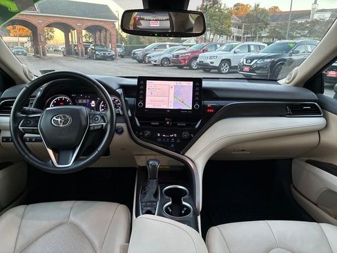 Used 2021 Toyota Camry XLE image 12