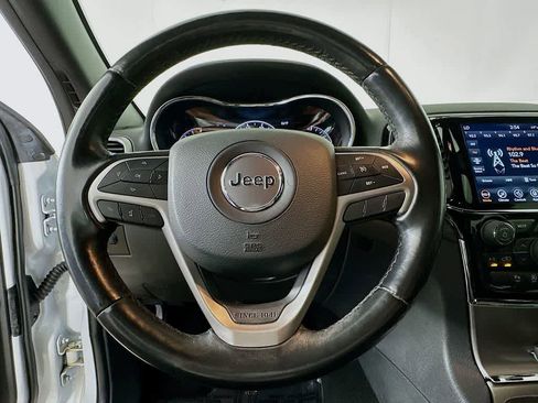 Used 2020 Jeep Grand Cherokee Altitude image 15