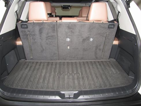 Used 2024 Toyota Grand Highlander Platinum image 18