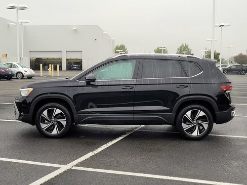 New 2026 Volkswagen Taos SE AWD/4WD image 8