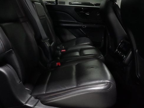 Used 2023 Lincoln Aviator Grand Touring AWD/4WD image 32